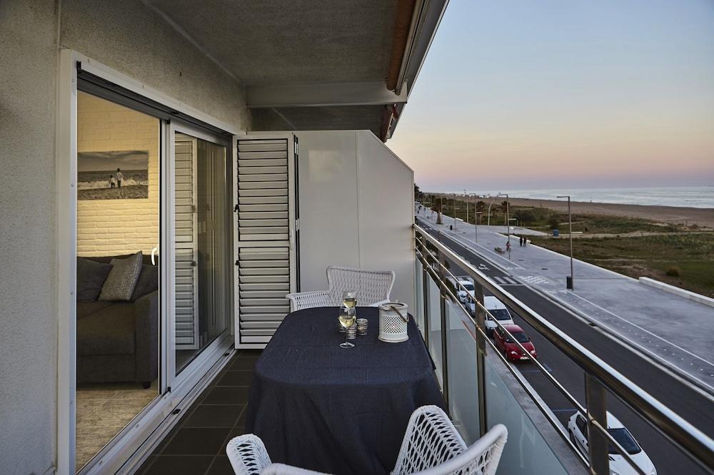 Casa Petit Bateau Be My Guest Castelldefels Apartment Exterior photo